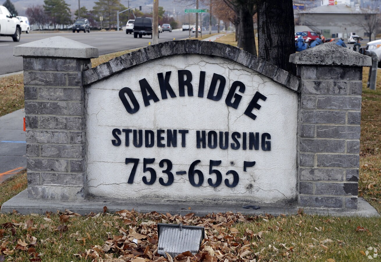 Photo - Oakridge