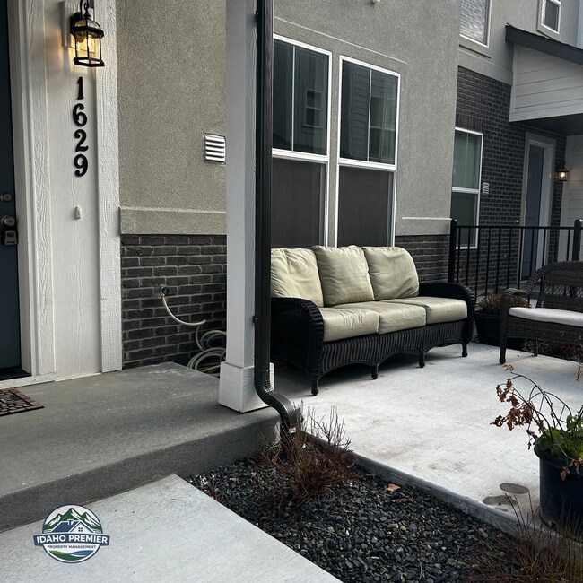 Photo - 1629 N Mumbarto Ln