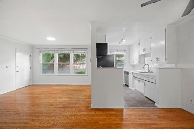 Photo - 2001 Beachwood Dr Unidad 10