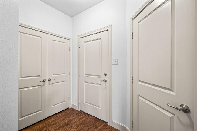 Photo - 9806 Avenue V