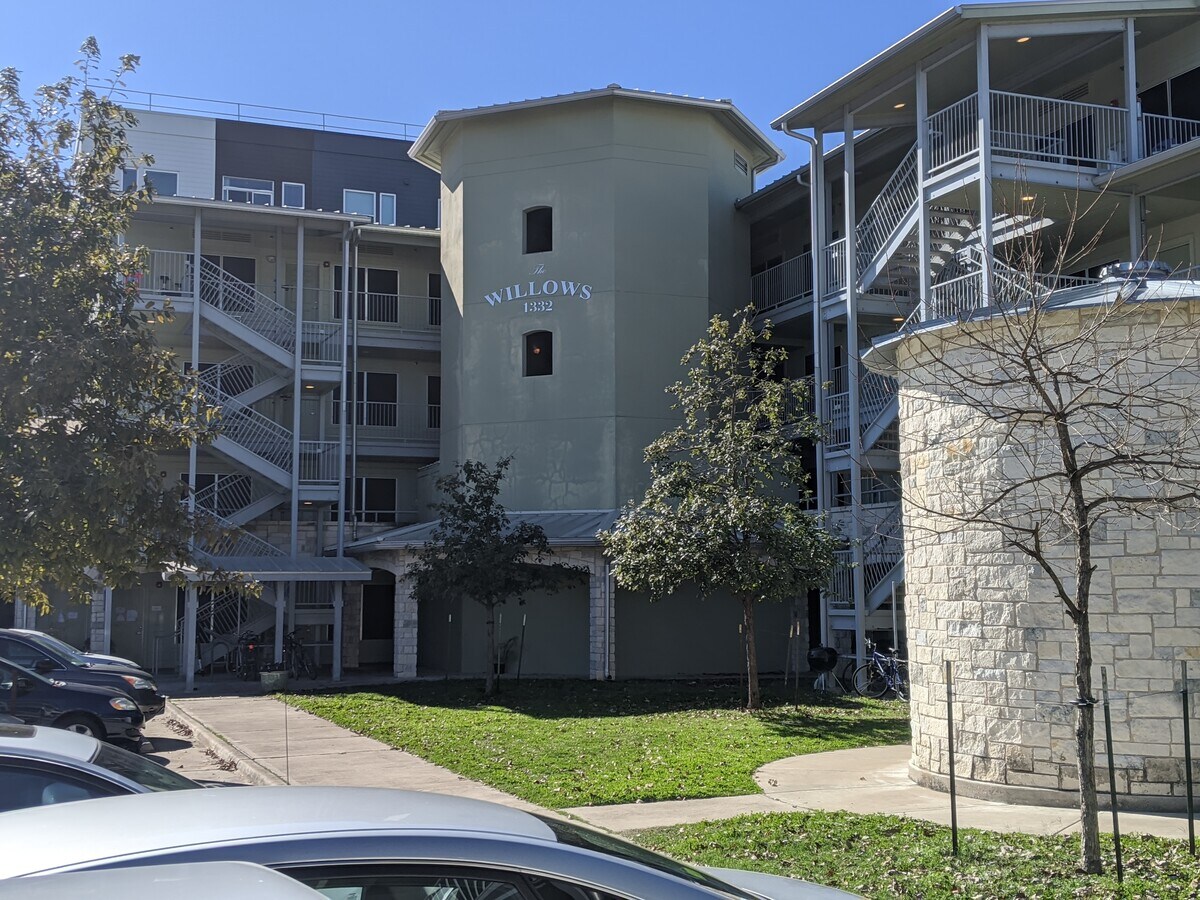 Willows - 1332 Lamar Square Dr