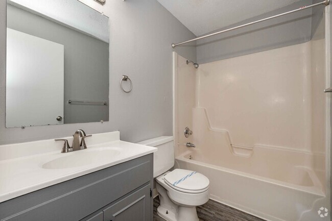 2BR, 1BA - 864SF - Kitchen