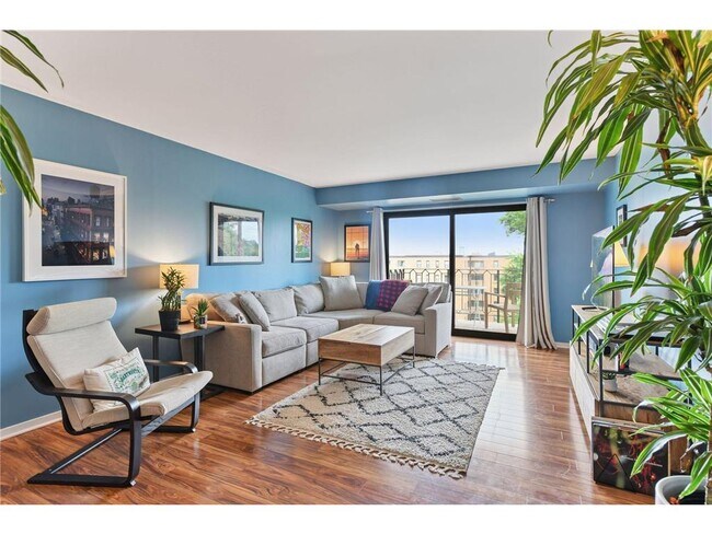 Building Photo - 3131 Excelsior Blvd Unit 508 Rental