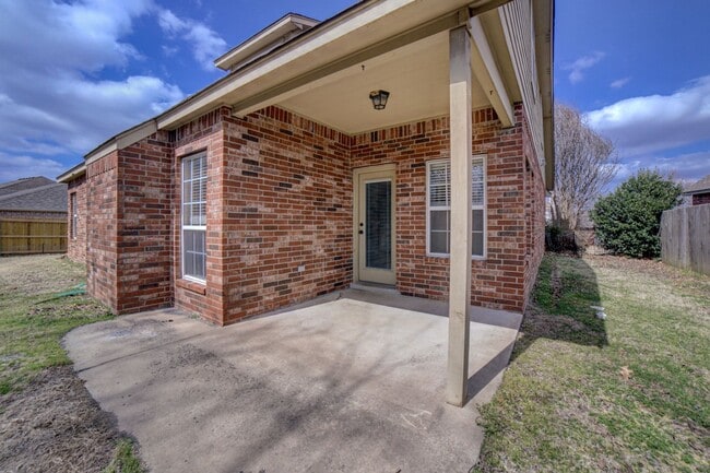 Photo - 5 Bed | 2.5 Baths | Broken Arrow