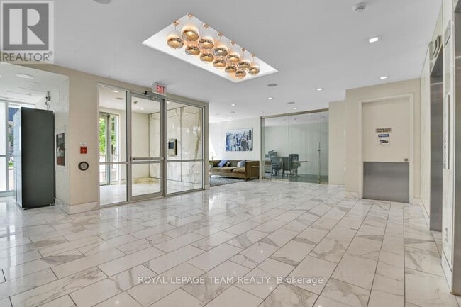 Photo - 201 Parkdale Ave Unité 408