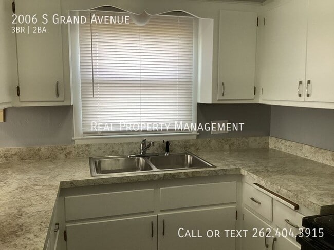 Photo - 2006 S Grand Ave