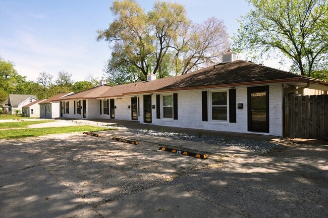 Building Photo - 925-925 28th St