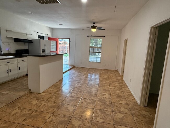 Photo - 5110 Ranchero Ln Unit A