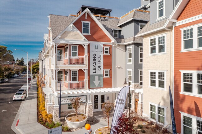 Oficina de arrendamiento - 904 Bayswater Ave