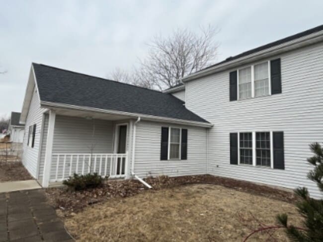 Building Photo - 2310 Valley Rd