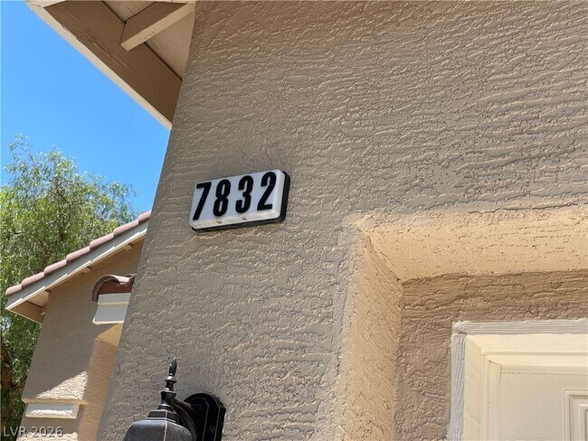 Photo - 7832 Blue Eagle Way