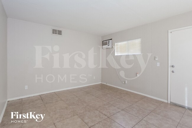 Photo - 1701 Sweeney Ave