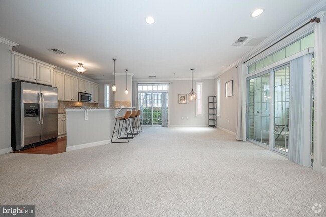 Building Photo - 300 W Elm St Unit 2133 Rental