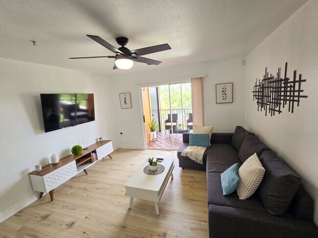 Photo - 5447 Vineland Rd