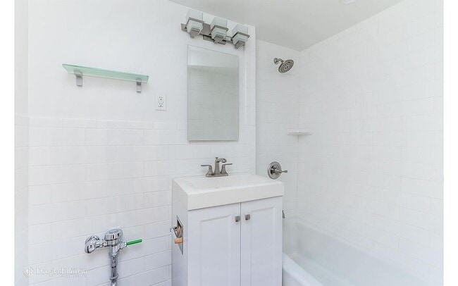 Photo - 35-50 85th St