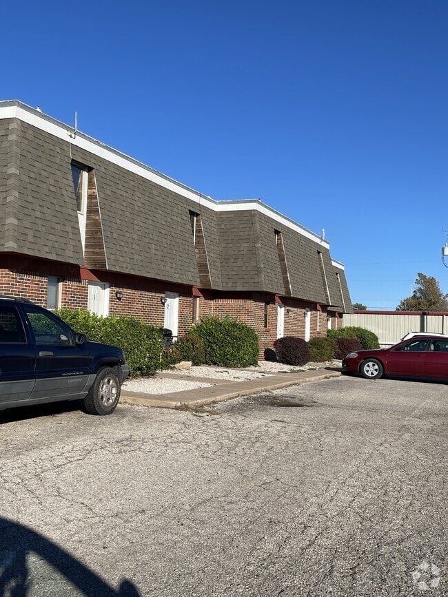 Building Photo - 2600 Adams St Rental