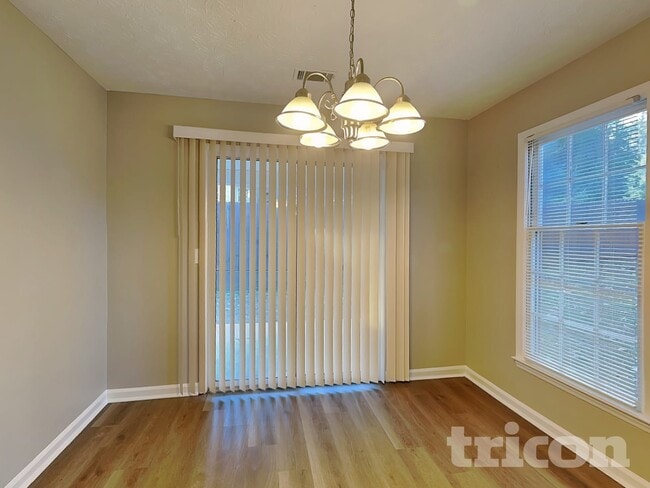 Photo - 1261 Appian Way