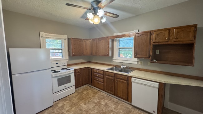 Photo - 1318 W 4th St