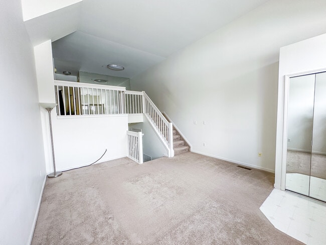 Photo - 1872 Lindsay Ln