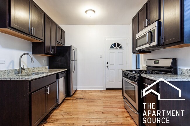 Building Photo - 4036 N Ashland Ave