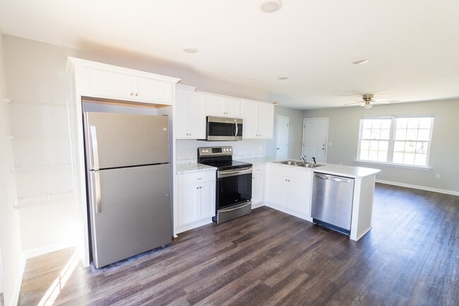 Photo - 218 Evans Ter