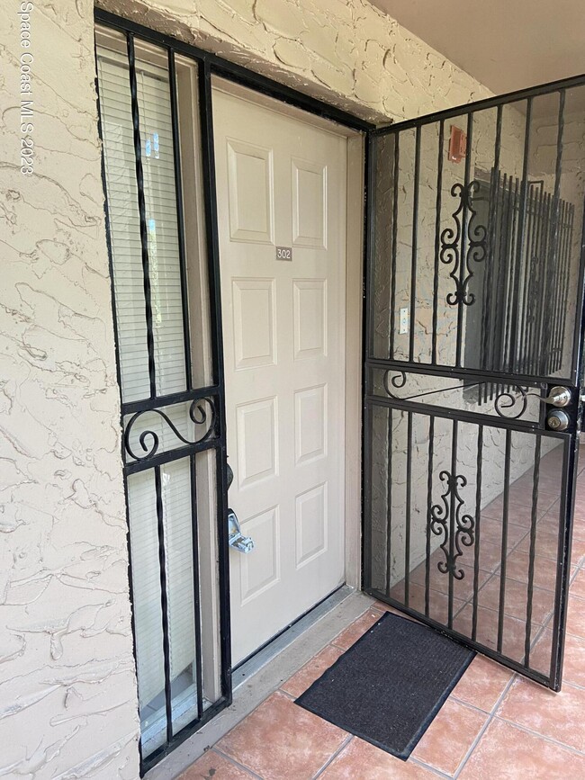 Photo - 1540 Riverside Dr Unit 8