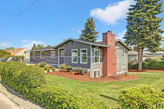 Building Photo - 5813 E I St Unit Main House