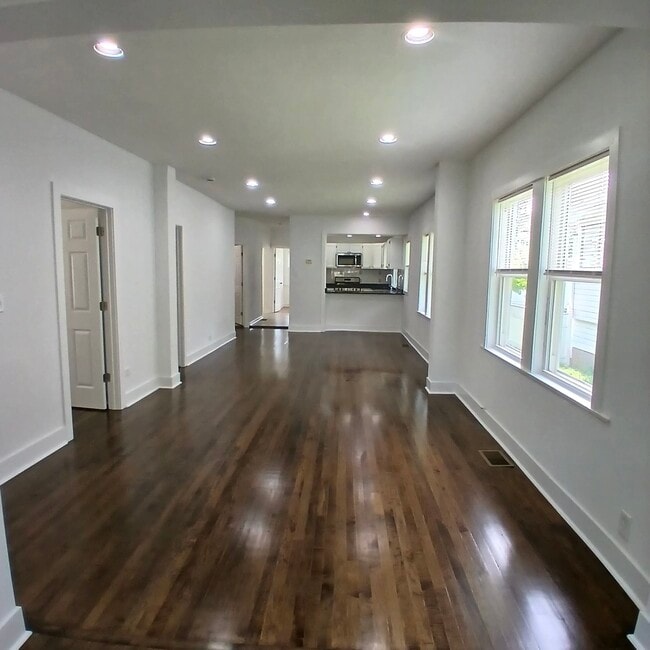 Photo - 2615 N Newcastle Ave