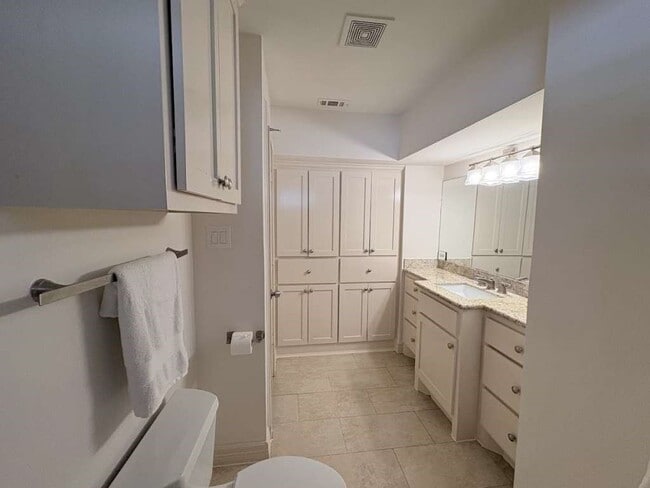 Building Photo - 4711 Imogene St