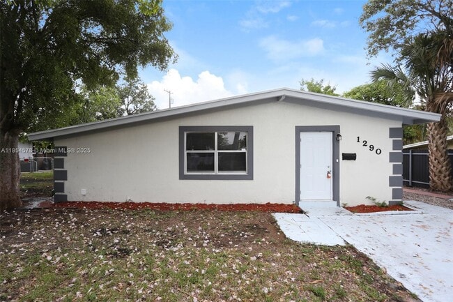 Building Photo - 1290 SW 28th Ave Rental