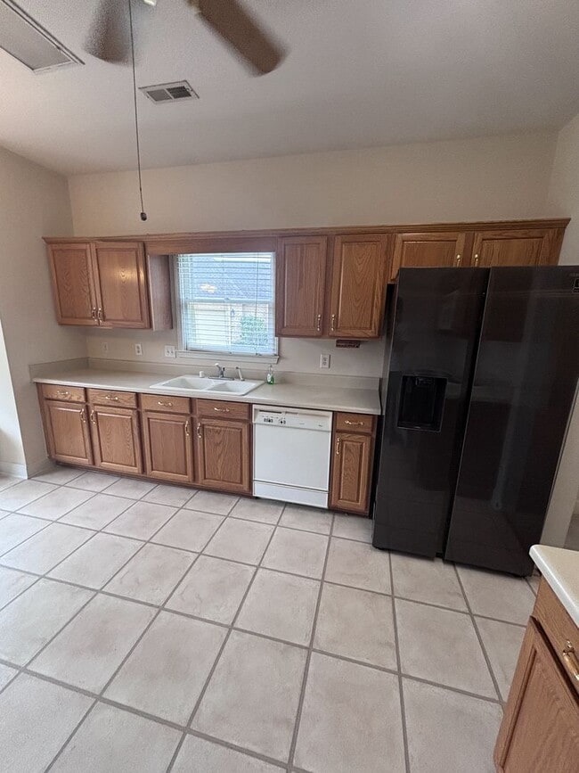Photo - 256 Crest Lake Dr