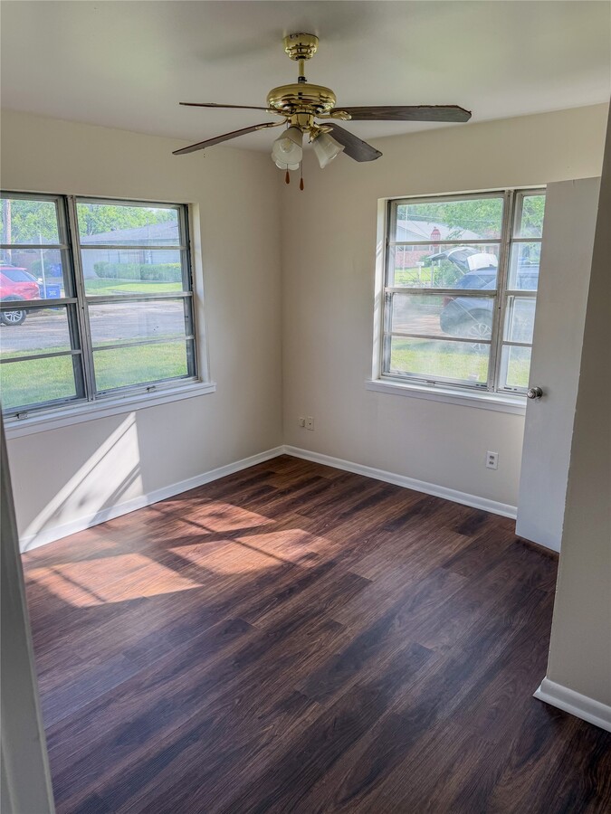 Photo - 109 Lakeway Dr