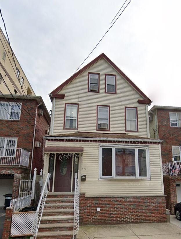 Building Photo - 603 74th St