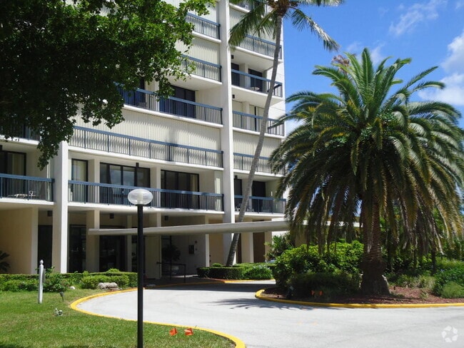 Building Photo - 2425 Presidential Way Unit 405 Rental