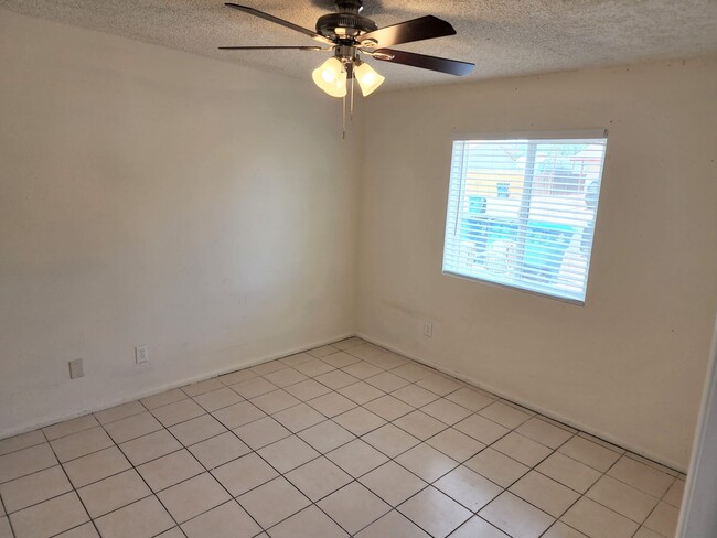 499 E Navajo Ave Unidad 4