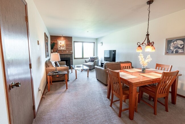 Photo - 1170 Denali St