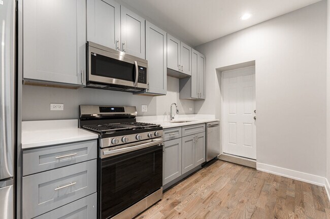 Photo - 926 W 32nd Pl Unit 2F