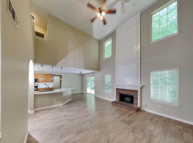 Photo - 320 Birchmere Close SW