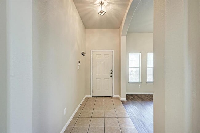 Photo - 18613 White Water Cove