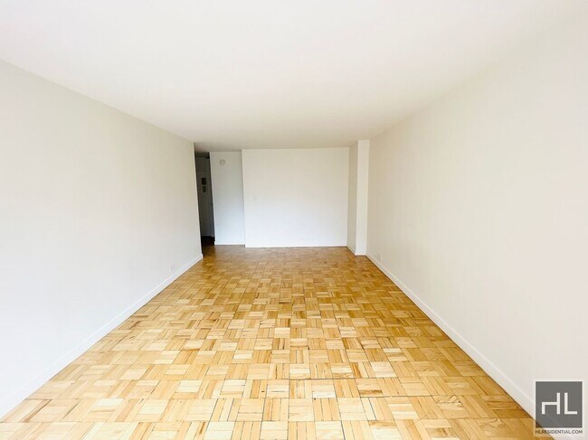 Photo - Fourth Avenue Unidad 9N