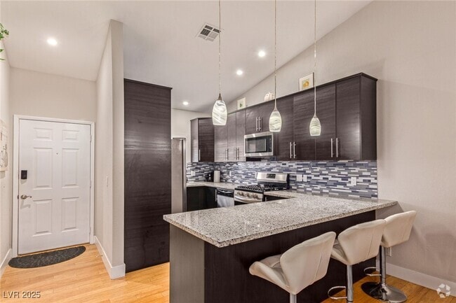 Building Photo - 2840 Blue Bonnet Dr Unit 0 Rental