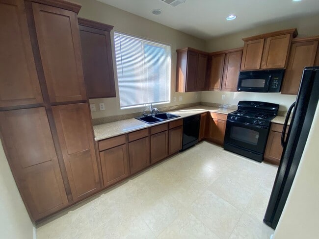 Photo - Wonderful 4 bed/2.5 bath home located in t...