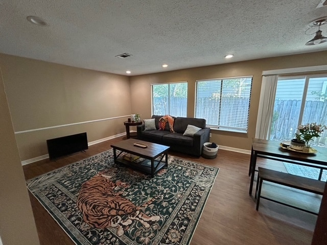 Photo - 1606 Lemon Tree Ln