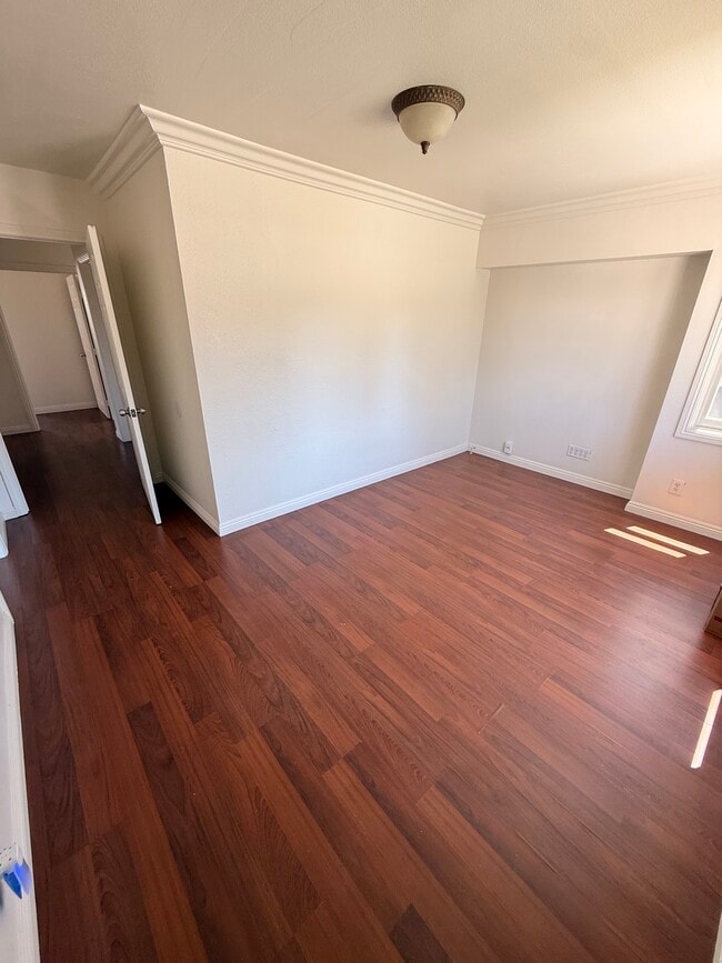415 W Marietta Pl