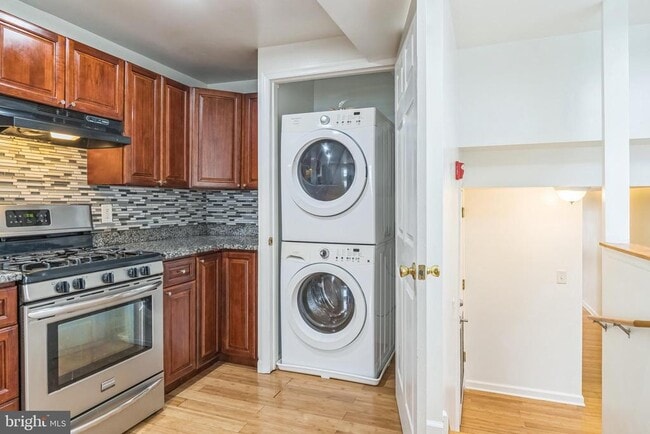 Photo - 4220 Chestnut St Unit 3