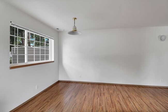 Photo - 732 NW Paragon Pl