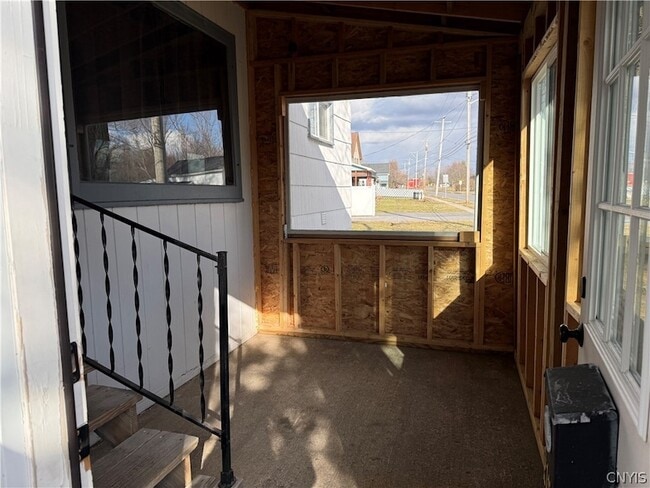 Photo - 215 E Hoard St