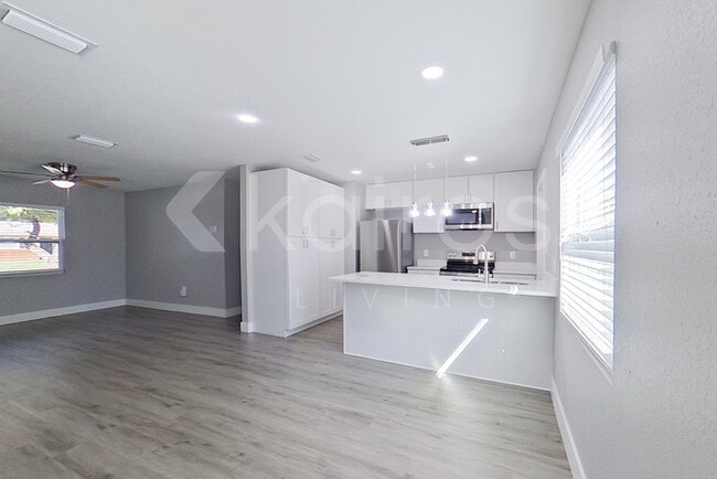 Photo - 107 Albert St