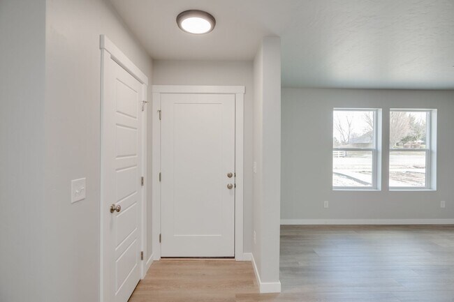 Photo - Fall in Love With This 3 Bedroom 2.5 Bathr...