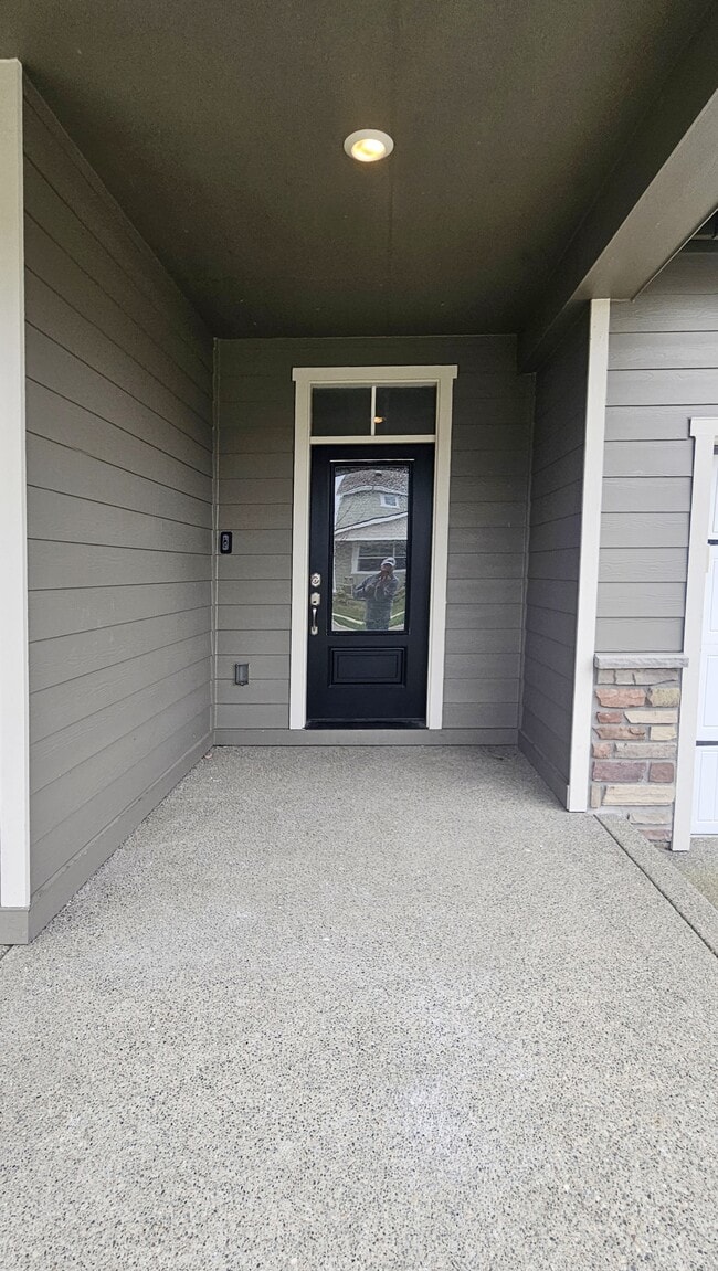 Photo - 640 Vickie Ln N